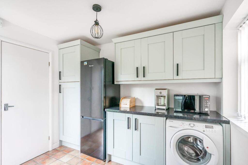 14 chestnut grove-8.jpg