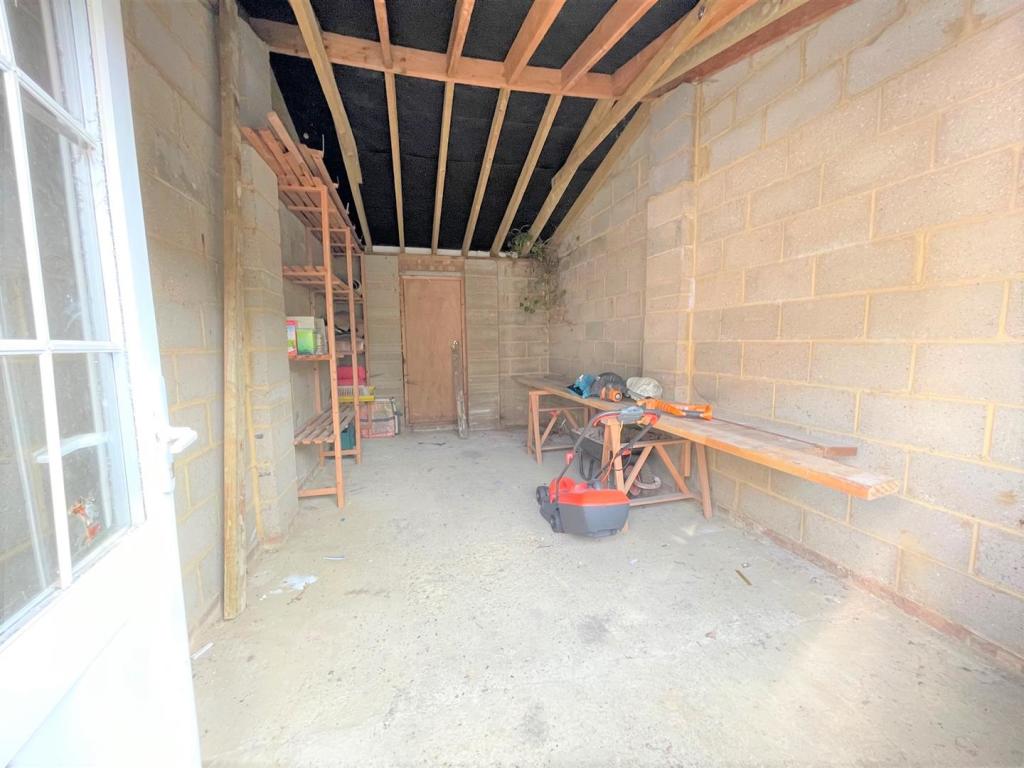 Shed.jpg