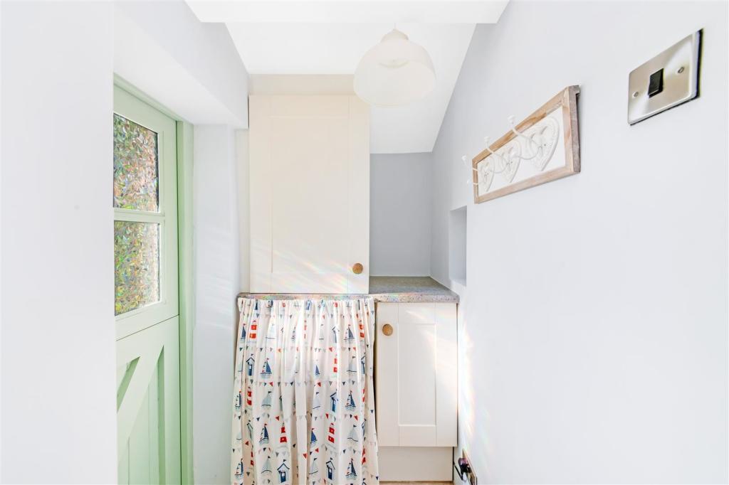 UTILITY PORCH