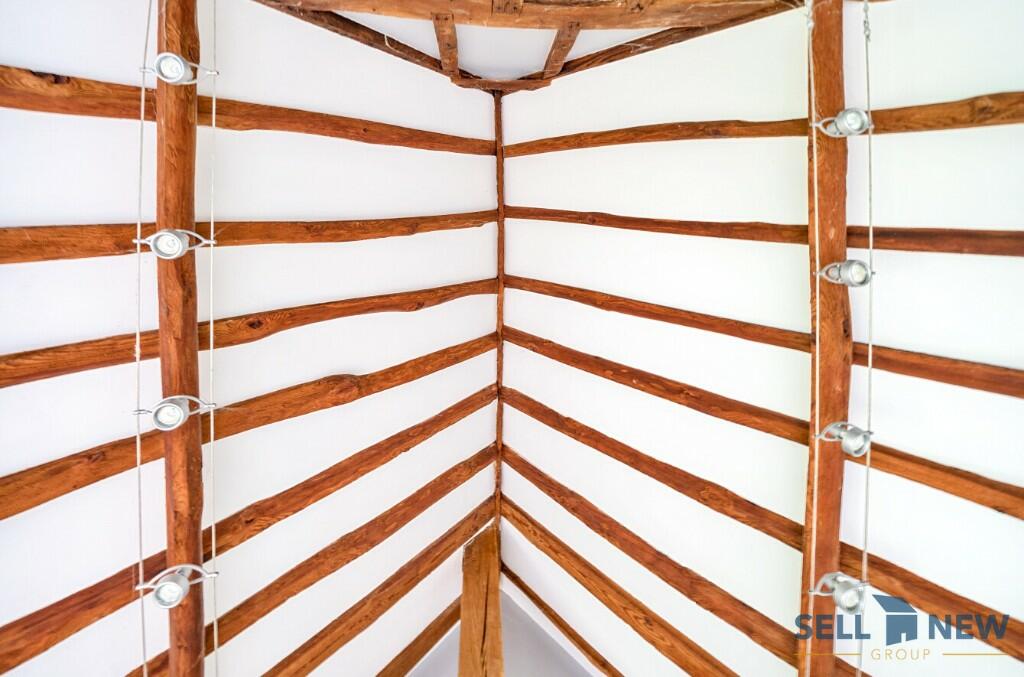 Vaulted ceilings 