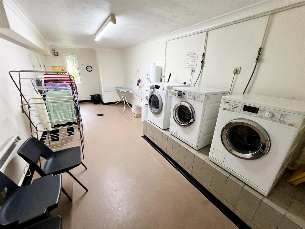 RESIDENTS LAUNDRY