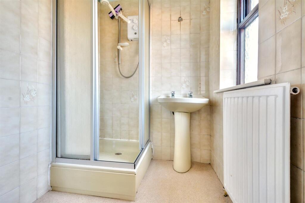 Ensuite.jpeg