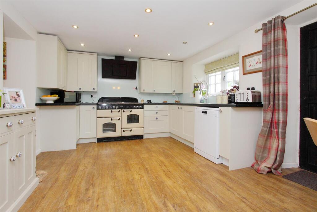 Ringwold Cottage - Kitchen/ Breakfast and Family R