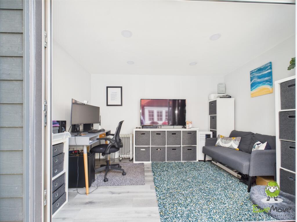 CAM03778G0-PR0225-STILL004