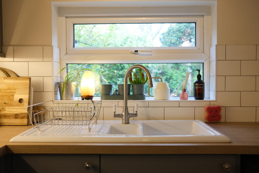 14, Ingleton Road 03/11/2025, 11:22 06 KITCHEN ...