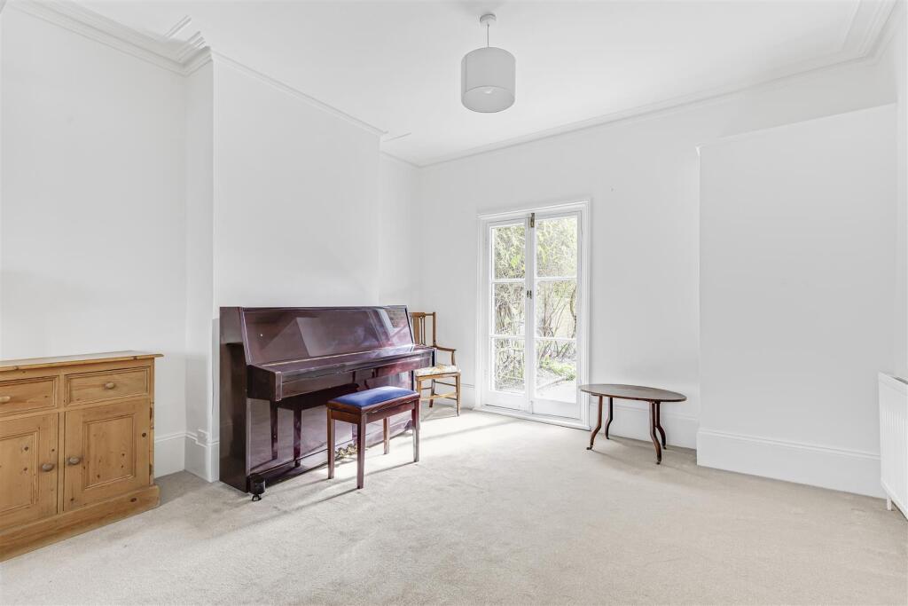 James_anderson-63_lower_richmond_road-sw14__17_.jp