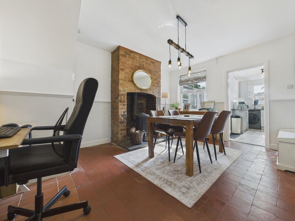 CAM04273G0-PR0170...