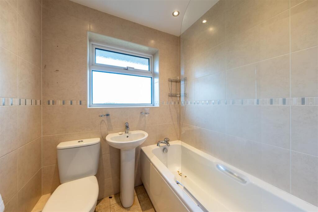 8 Roberts Road-015.jpg