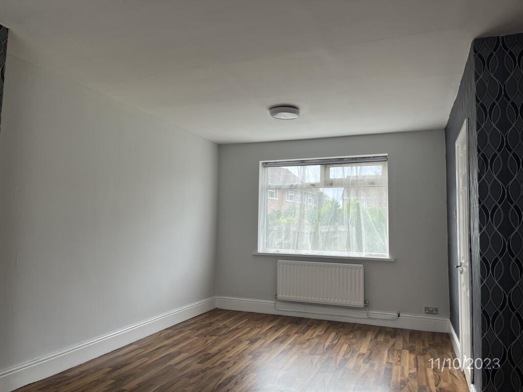 77 Owton manor lane 11.10 (10)