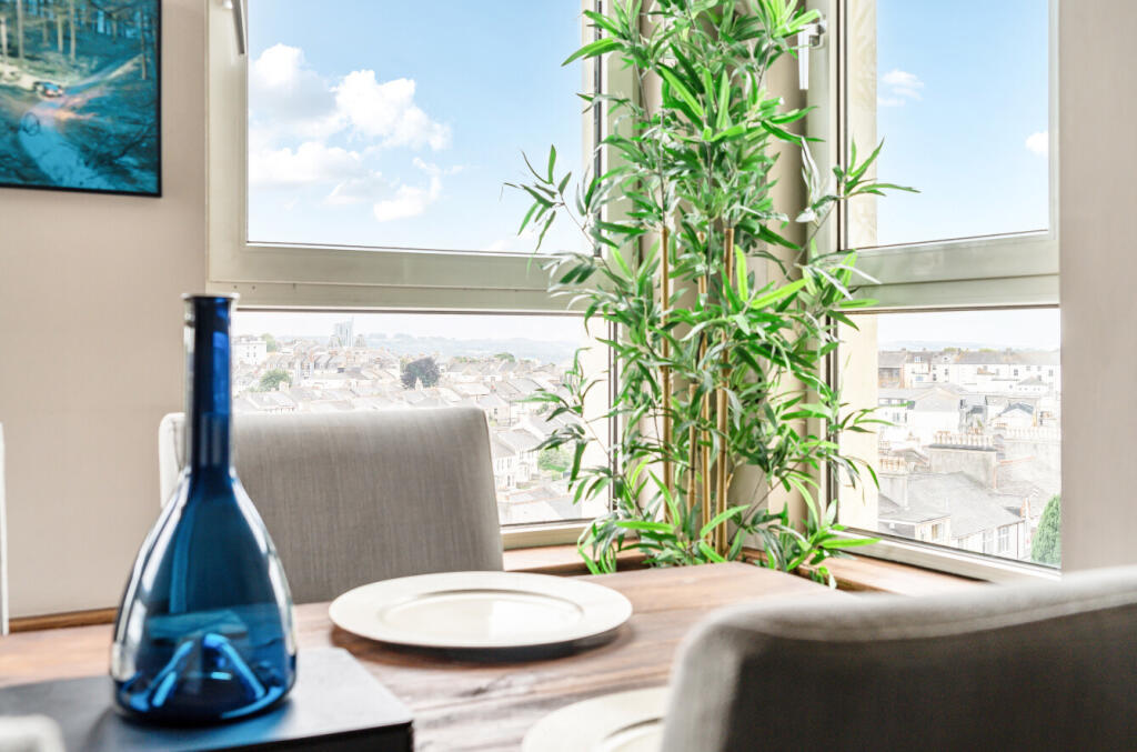 1314987-17-685c37...