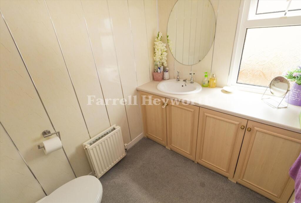 En Suite shower 2
