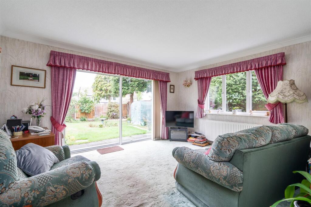 17 Austrey Close_5.jpg