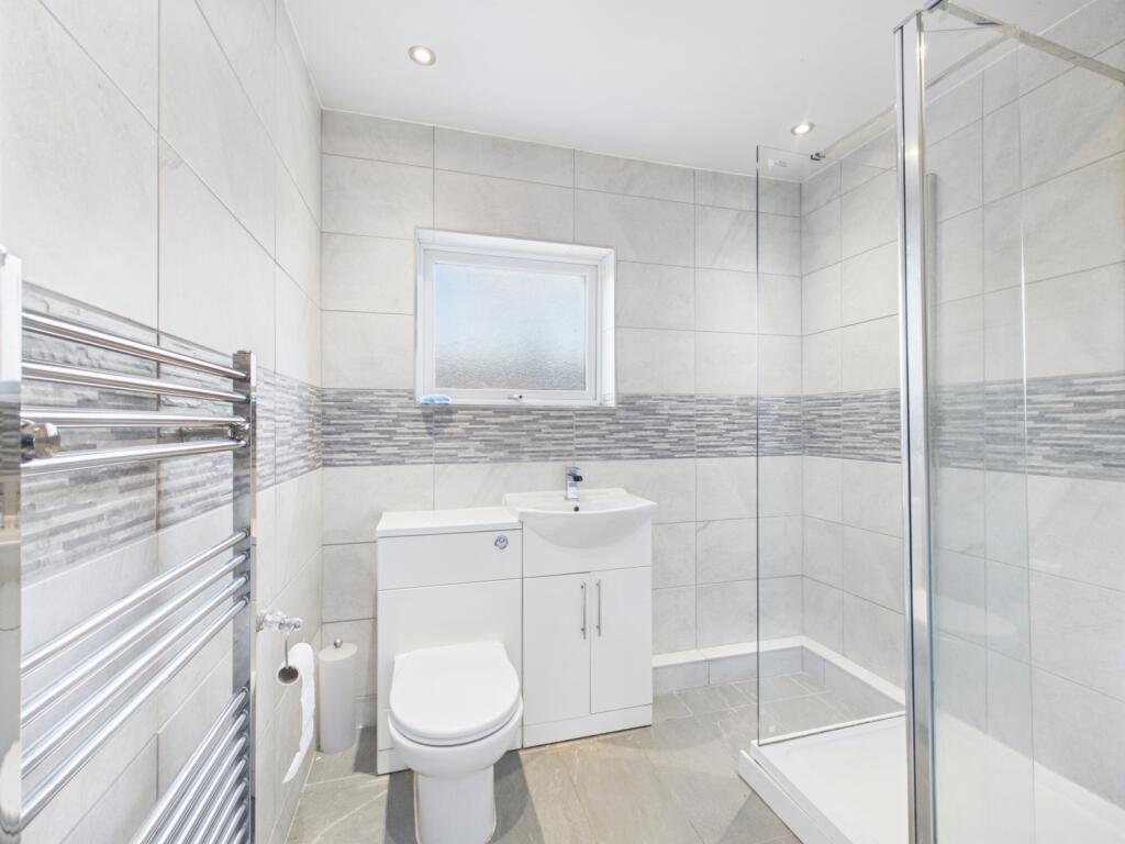 CAM04634G0-PR0043-STILL015