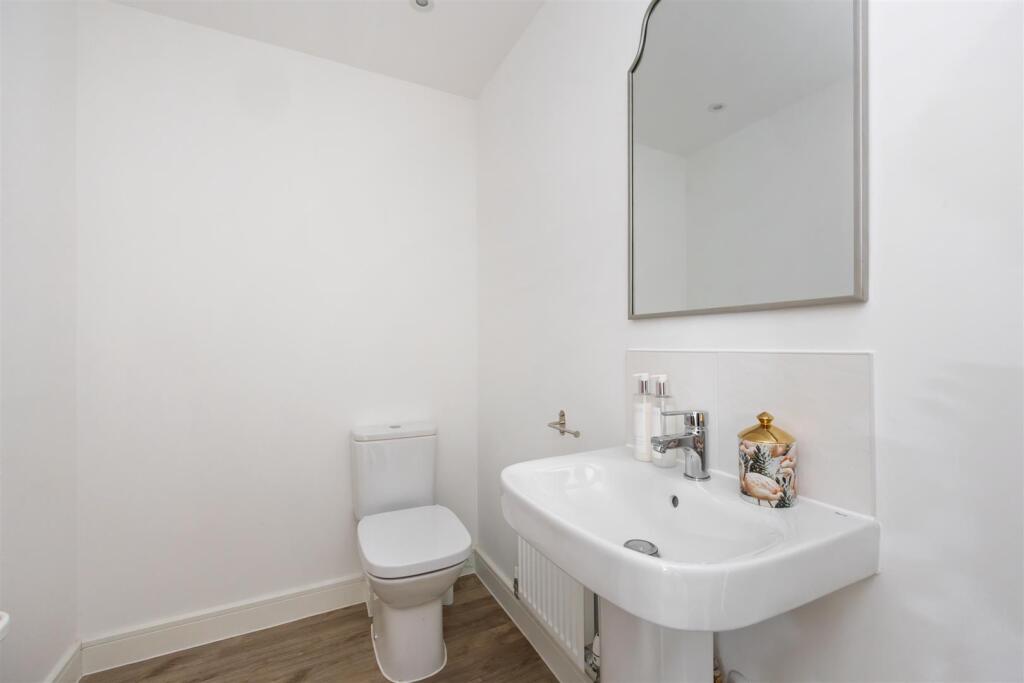 G/f Cloakroom