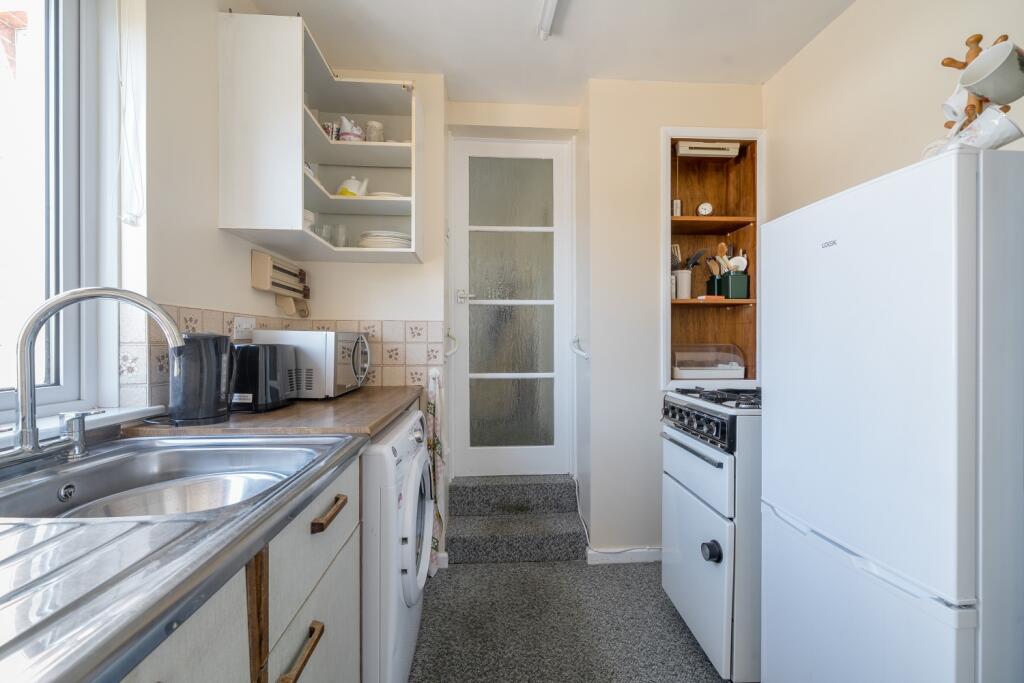 1313943-9-68550f5566220