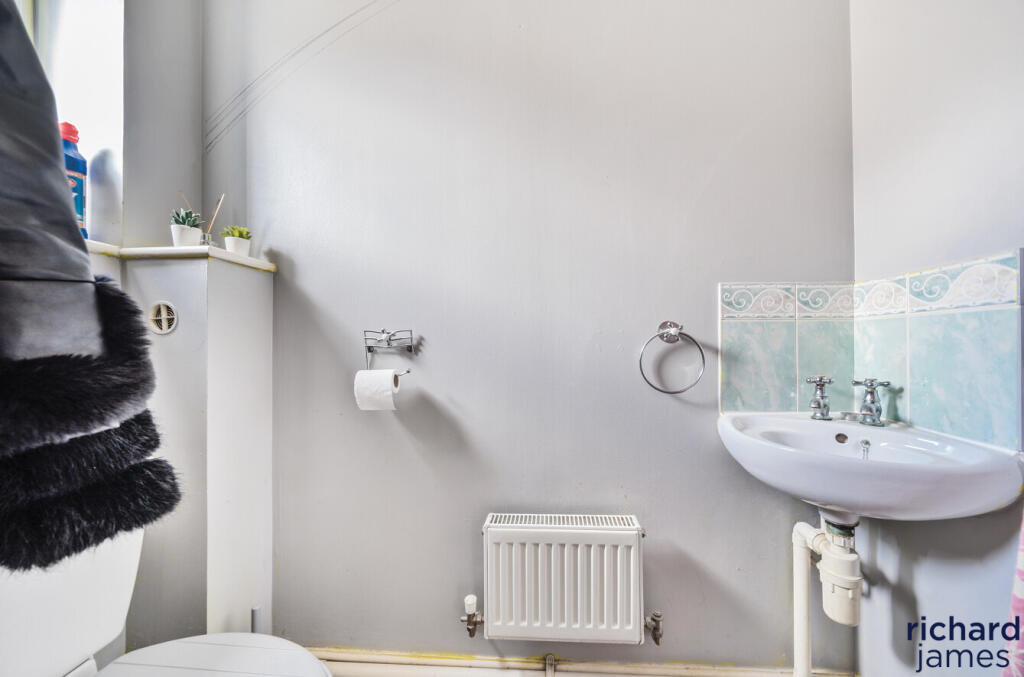 844ad76b80584228a79f0351acb23f60