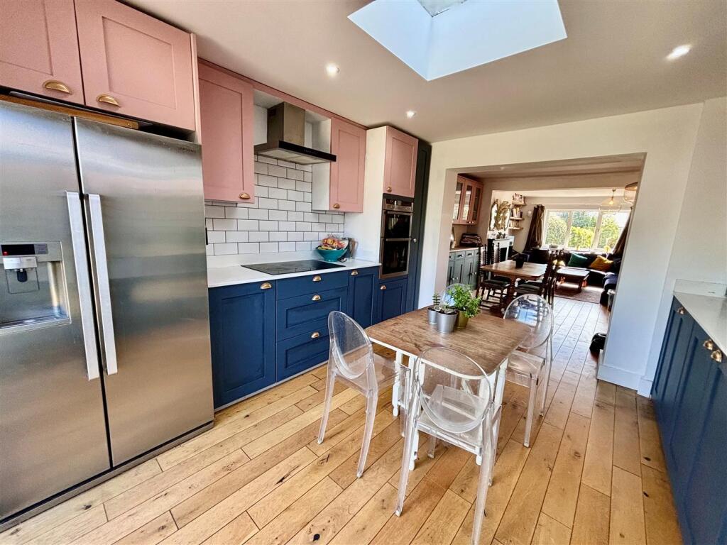 kitchen 1.jpg