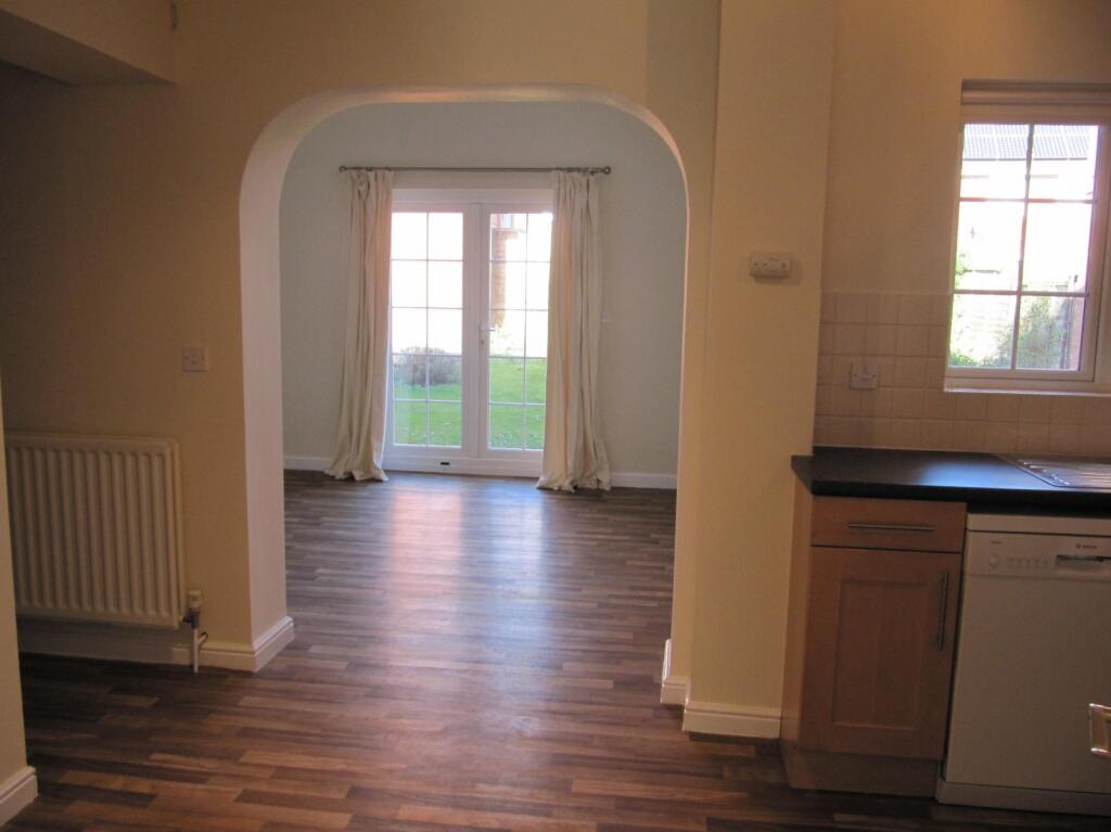 Kitchen through to d