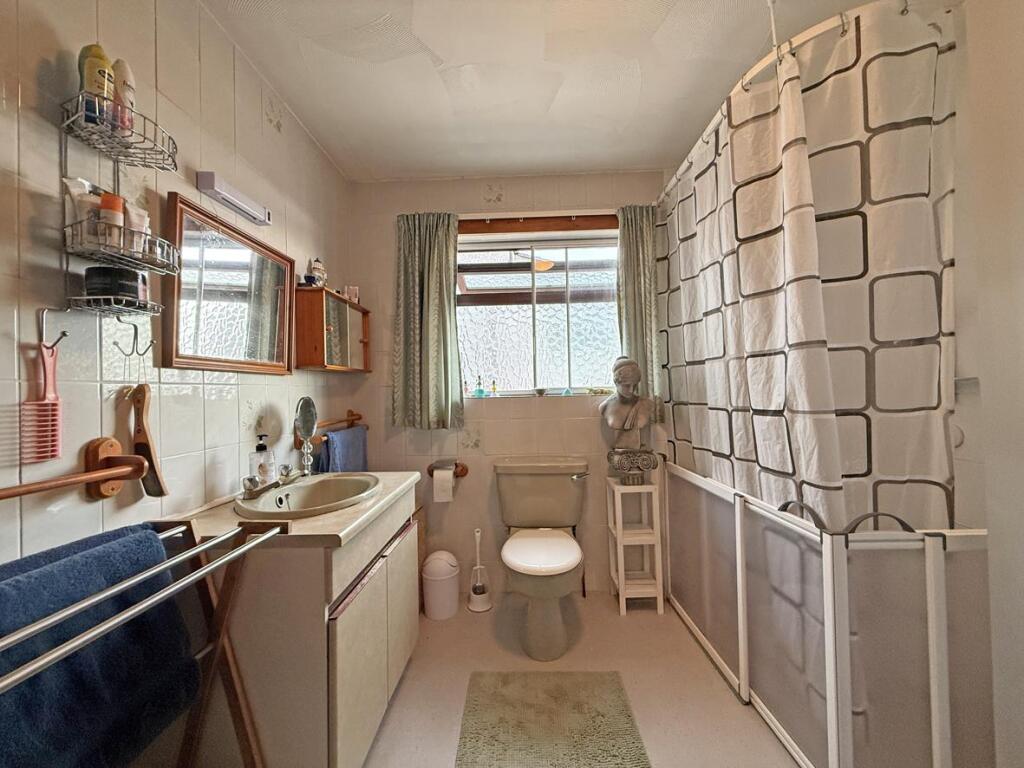 Combley Drive 9 - Shower Room.jpg