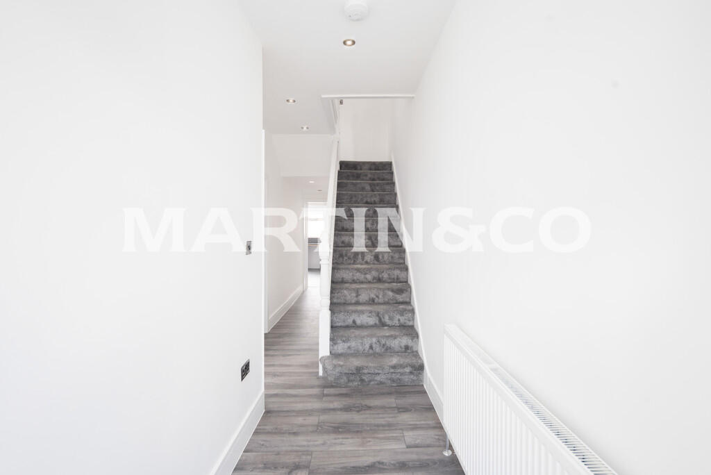 8_Hallway