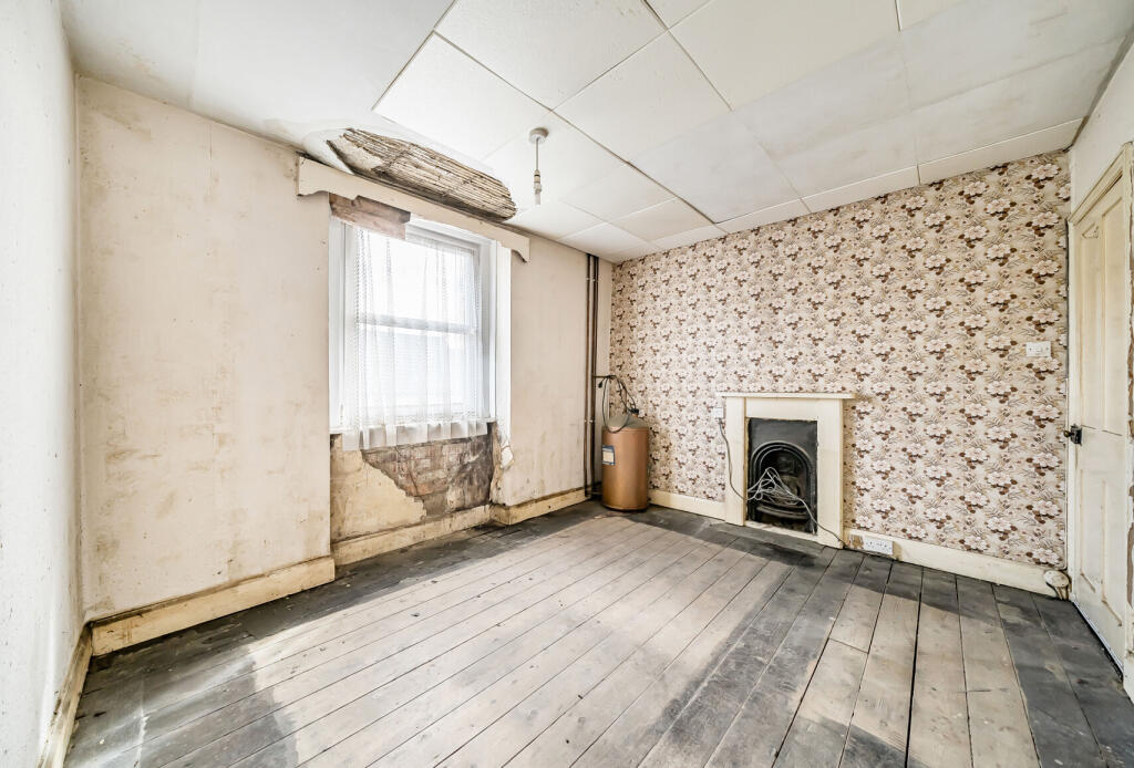 1327032-5-687e642...