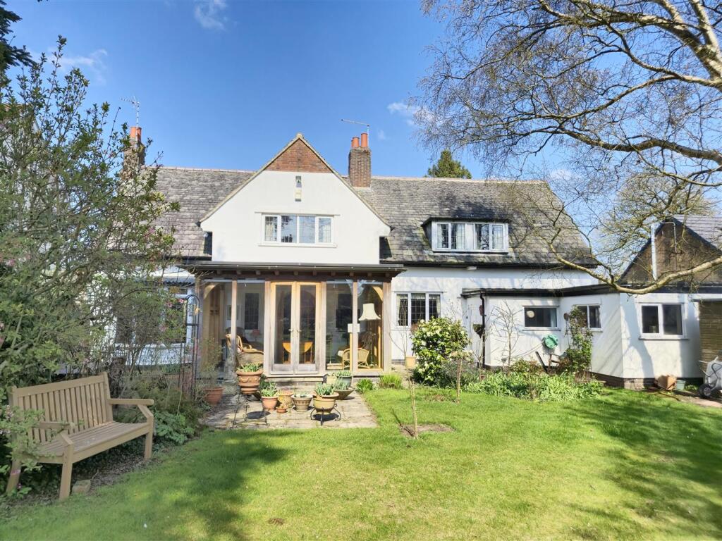 South Facing Private Rear Garden