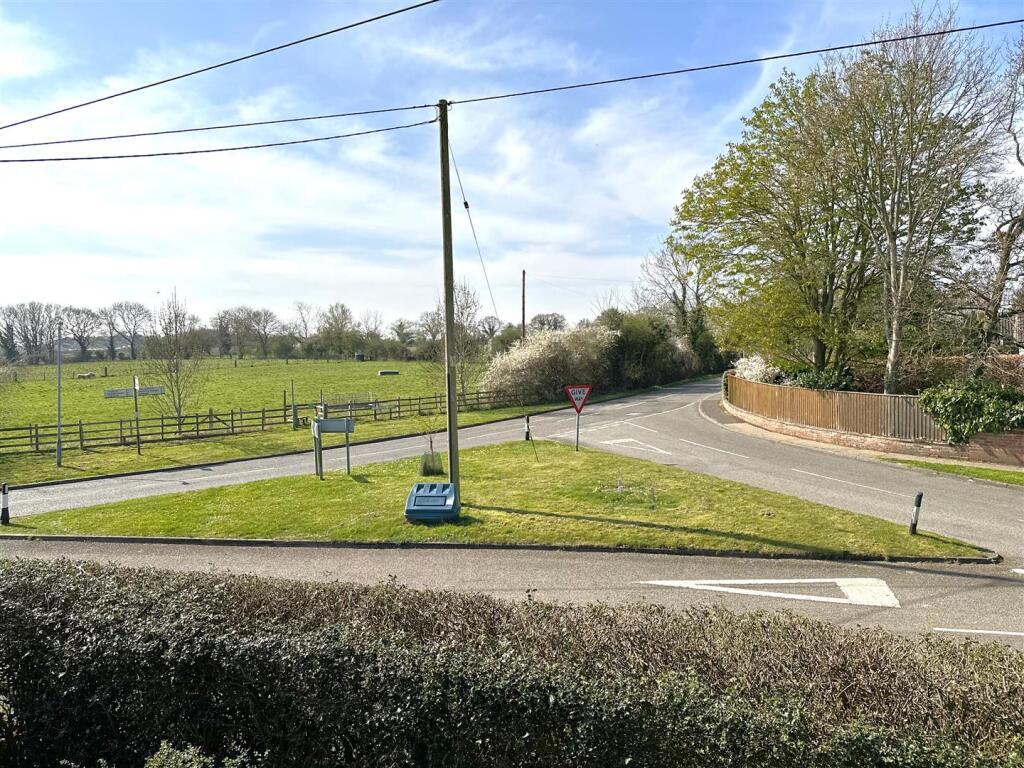 Delightful Outlook To Front 574