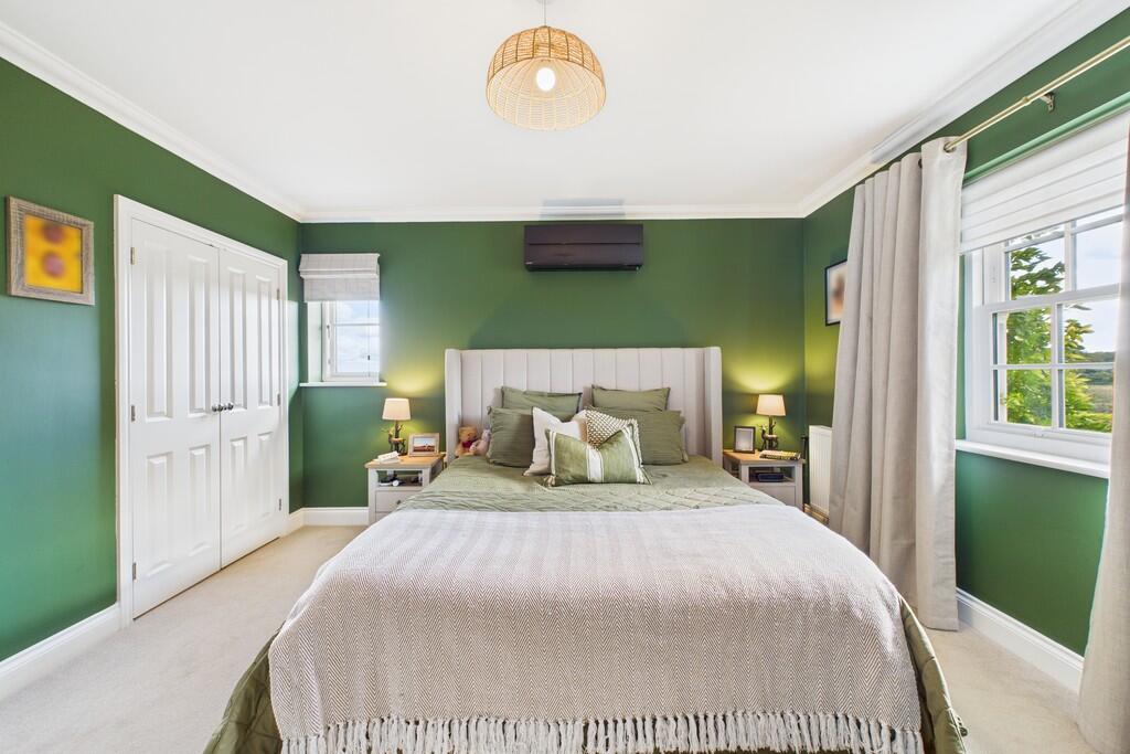 CAM01689G0-PR0489...