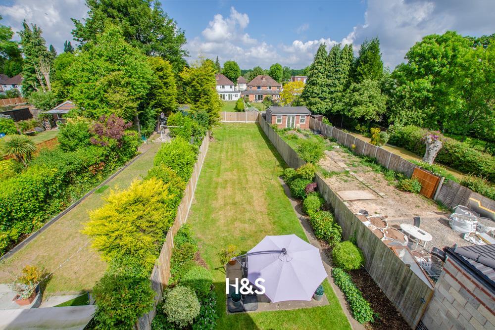 103 cropthorne road - rear garden.jpg