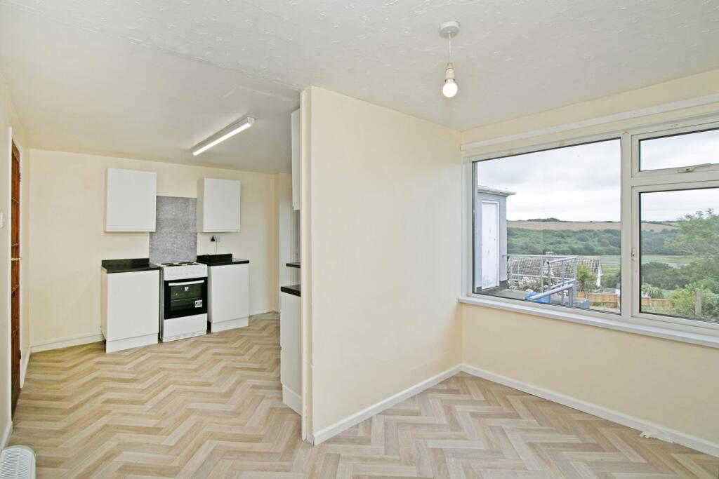 Kitchen/Dining Area