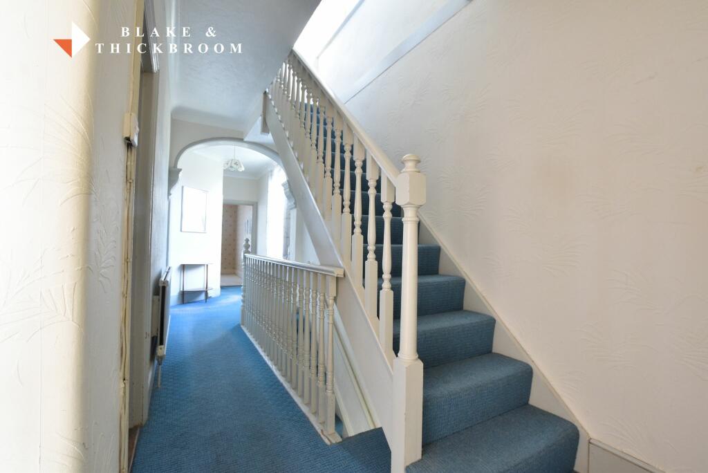 FIRST FLOOR LANDING
