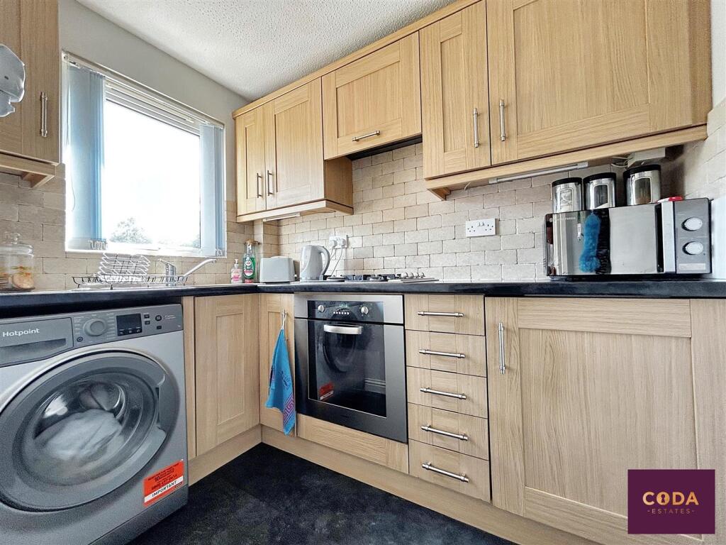 Kitchen (2).jpg