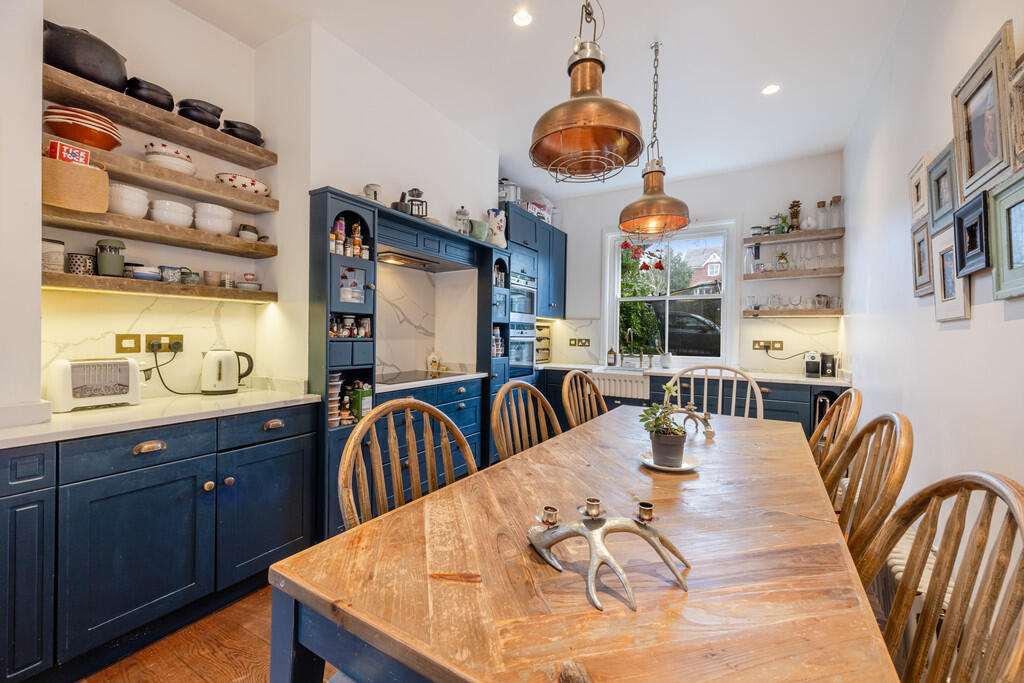 A12 - The Shrubbe...