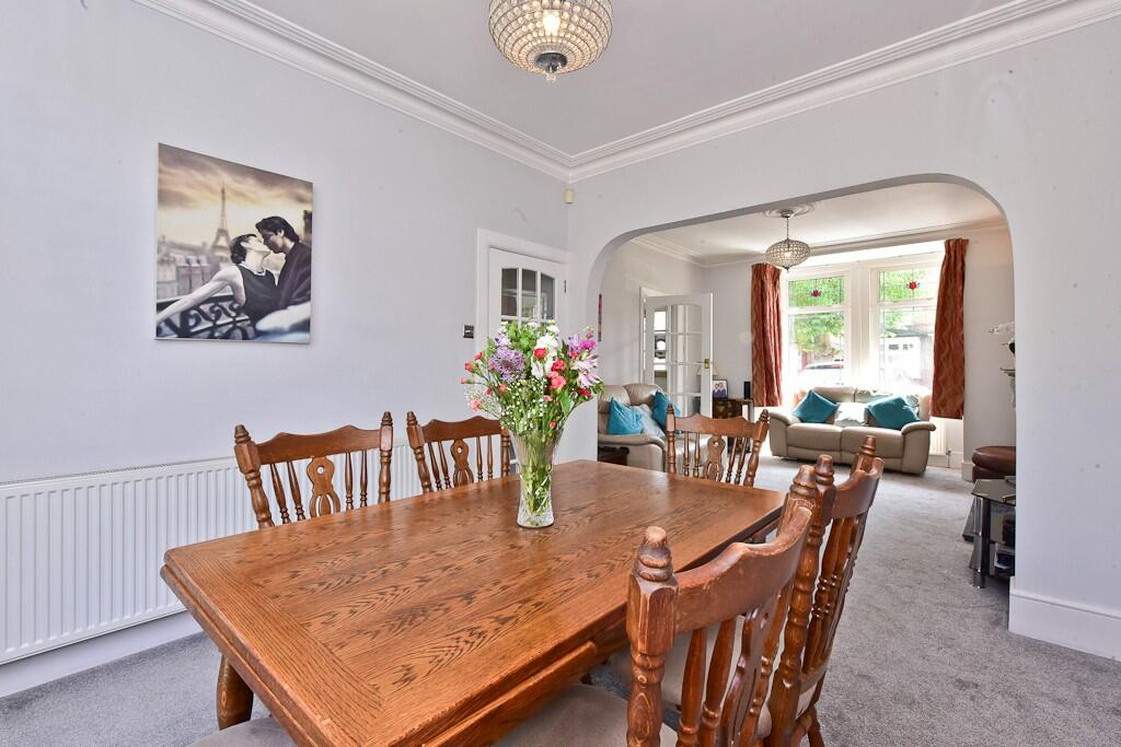 LOUNGE (DINING AREA)