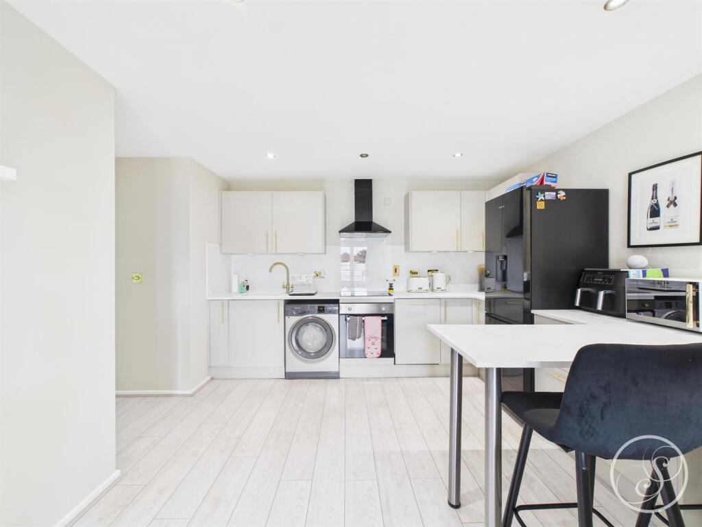 KITCHEN/ LIVING AREA