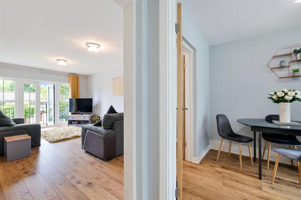 HIGHRIDGE CLOSE (14).jpg