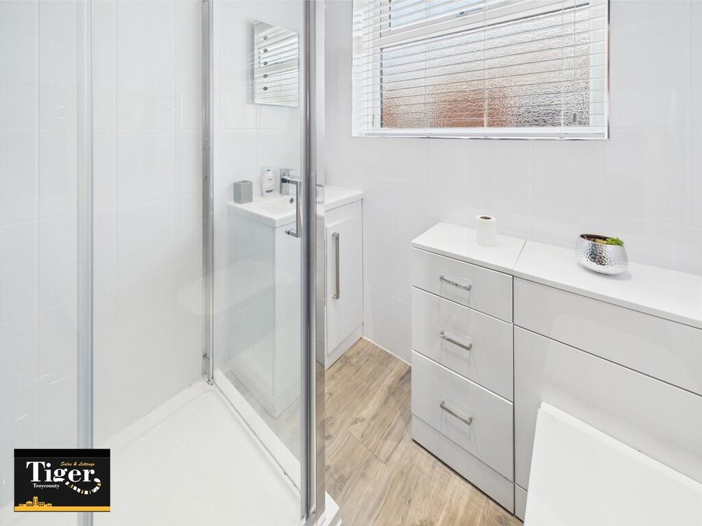 CAM02176G0-PR0578...