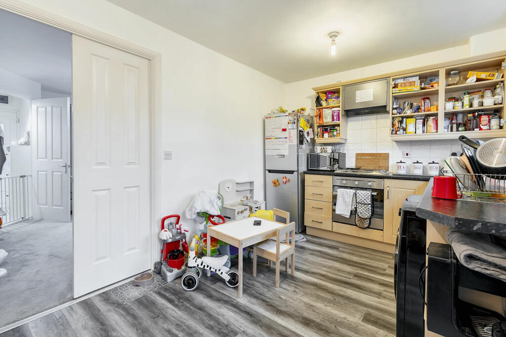 ccourt2122456VV714019 Interior-6.jpg
