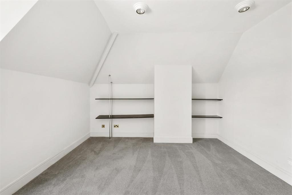 Flat 4, 15 Redington Gardens - z9LGxa7VVhyKZhJbwiU