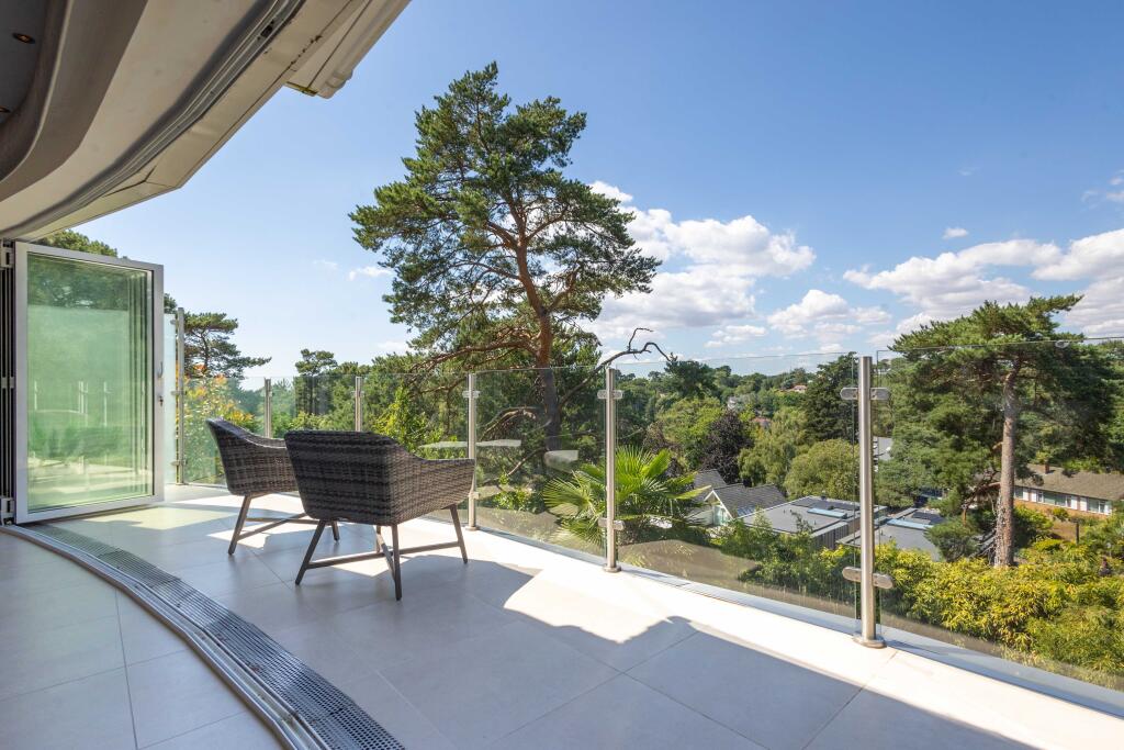 Terrace of living ro