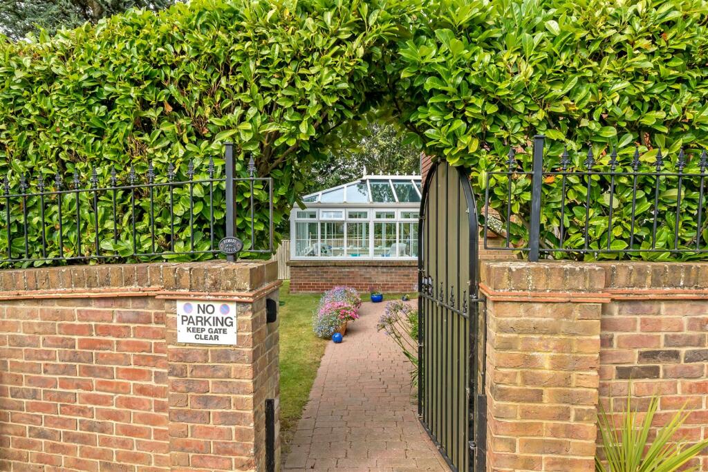 Welcome to Yew Tree Close