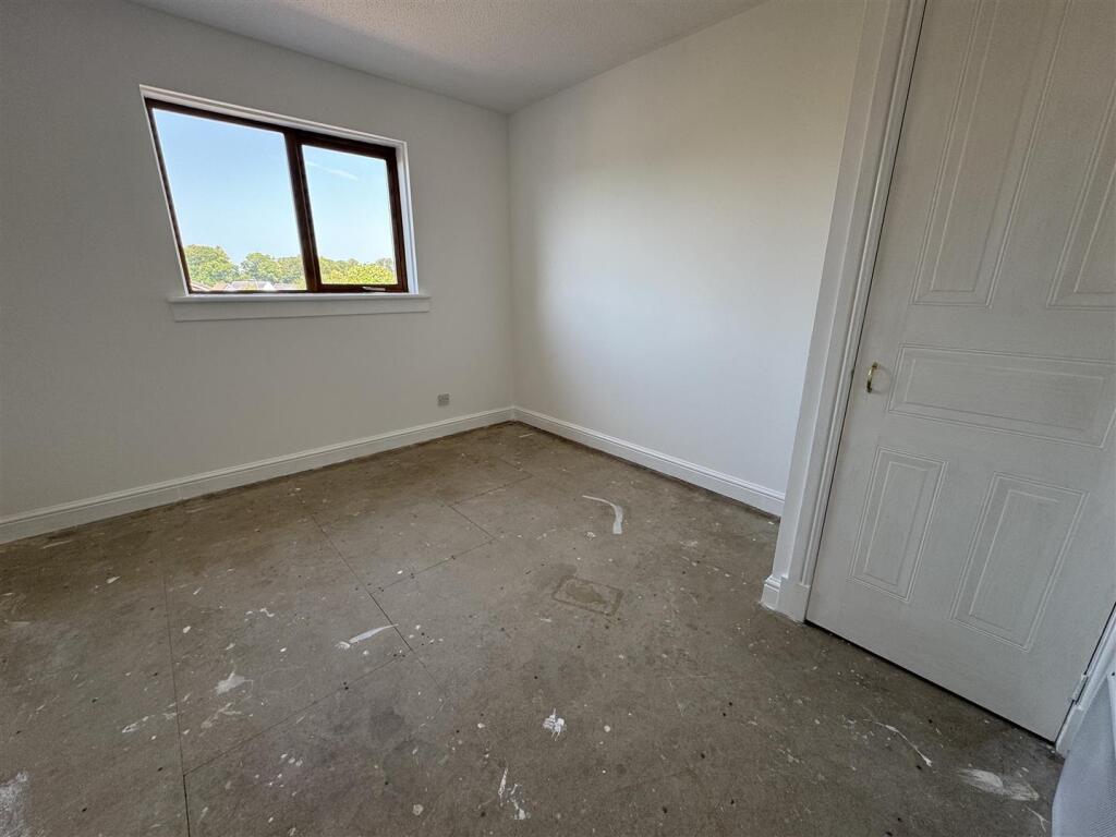 BEDROOM 1.JPG