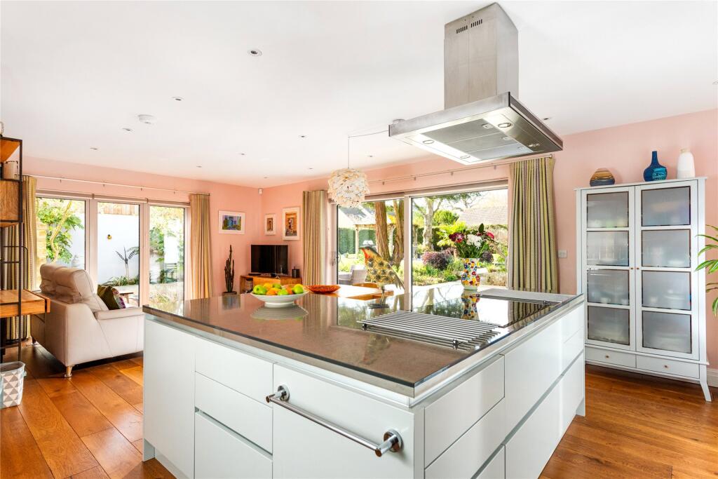 Kitchen/Breakfast 1