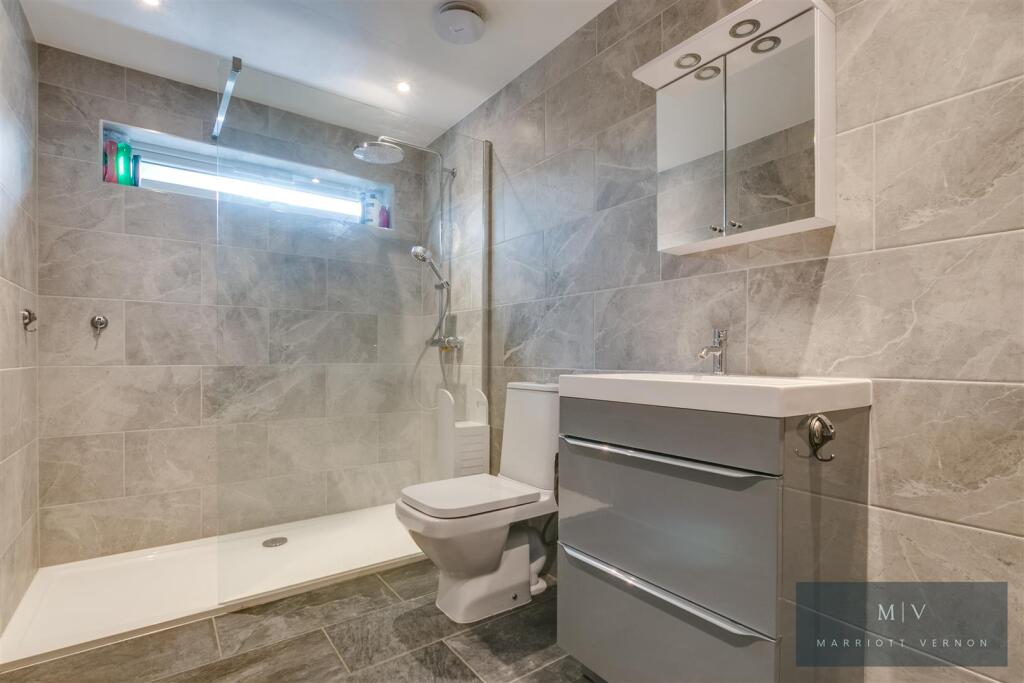 Woodmere Close 14 MV-19.jpg