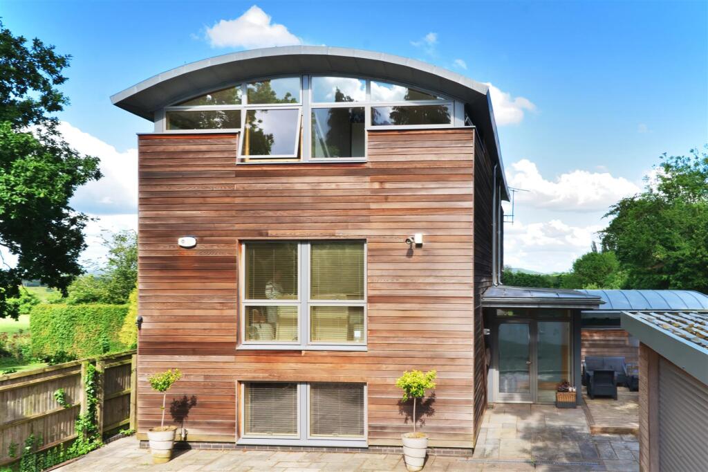 Walney Barn Aylestone Hill - (4).jpg