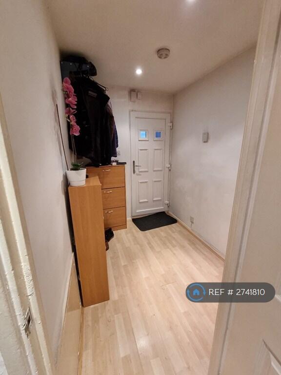 Generous Entrance Hall With Ample Storage