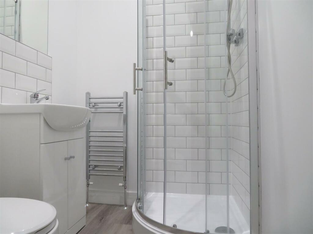 59 Manners Ensuite 2.JPG