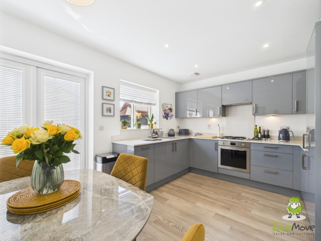 EweMove Basingstoke Church Acre Kitchen