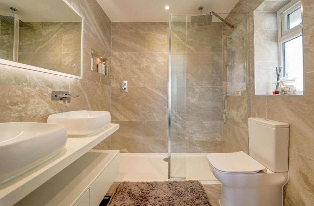 Bedroom 1 En Suite