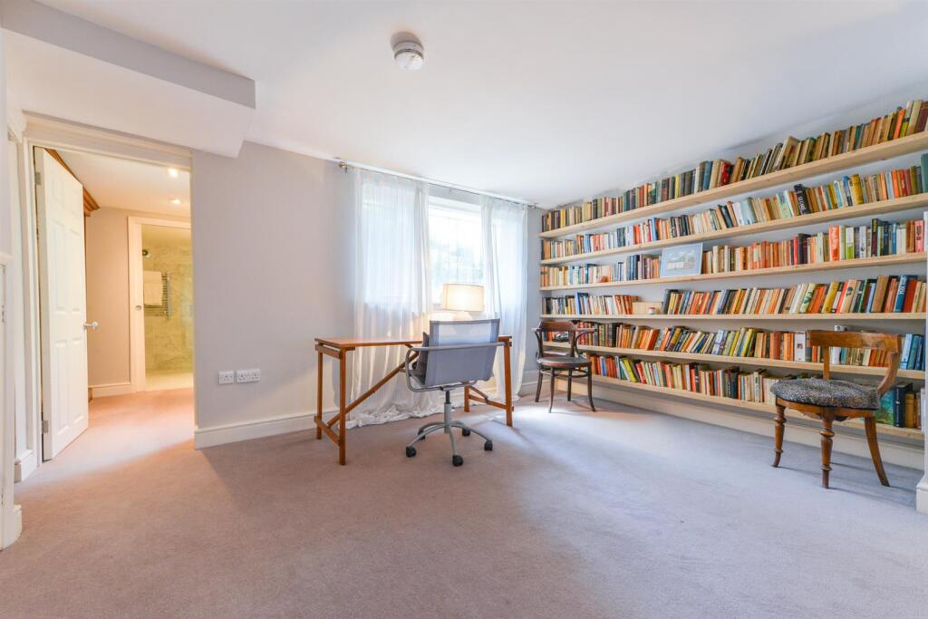 Liverpool Lawn.20.jpg